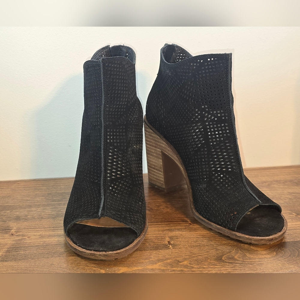 Lucky Brand Vacob Open-Toe Black Suede Booties Women's Size 9.5M - Picture 3 of 10